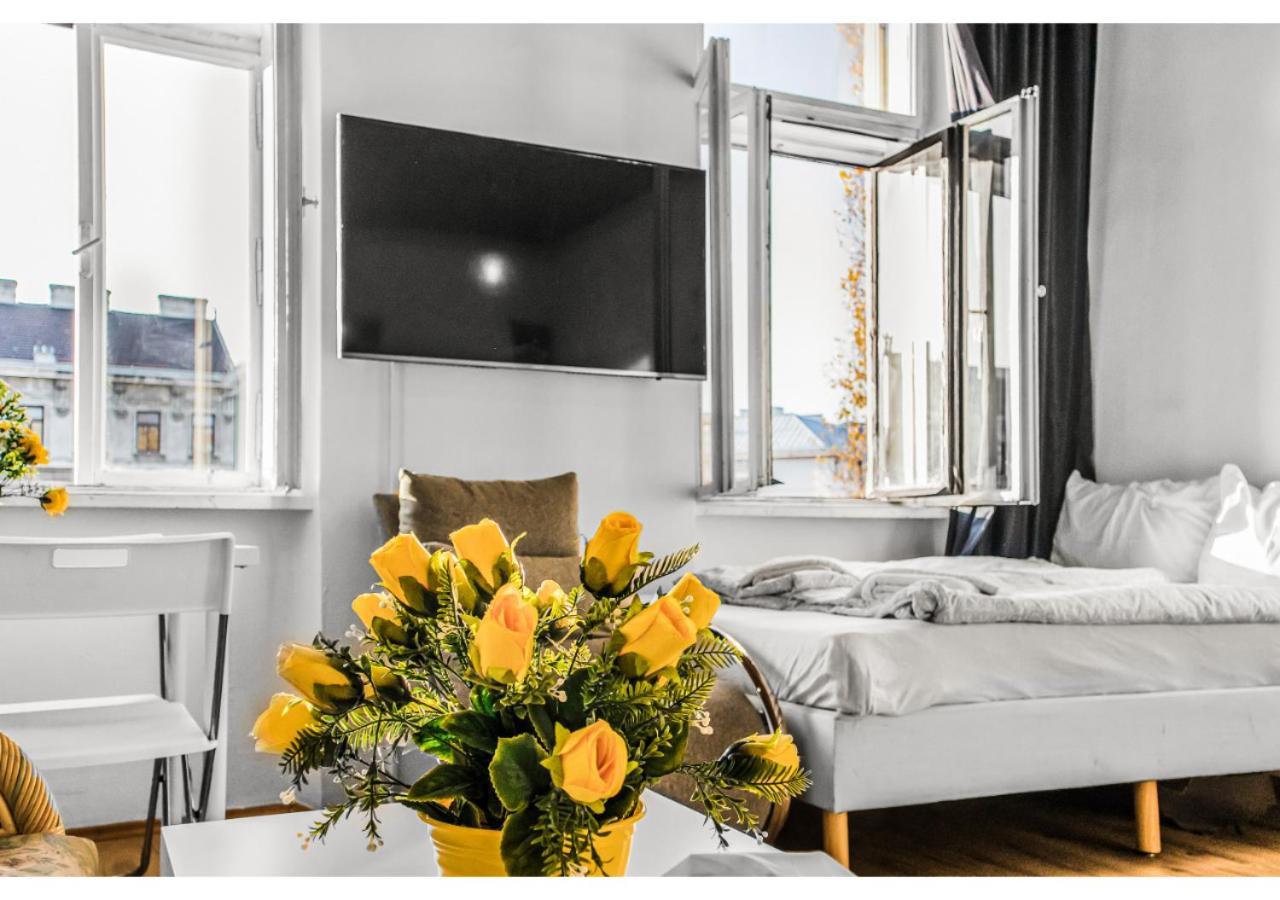 Welcoming 2Br Apt. Near Danube & Millenium Tower ウィーン エクステリア 写真