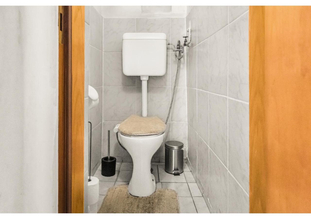 Welcoming 2Br Apt. Near Danube & Millenium Tower ウィーン エクステリア 写真